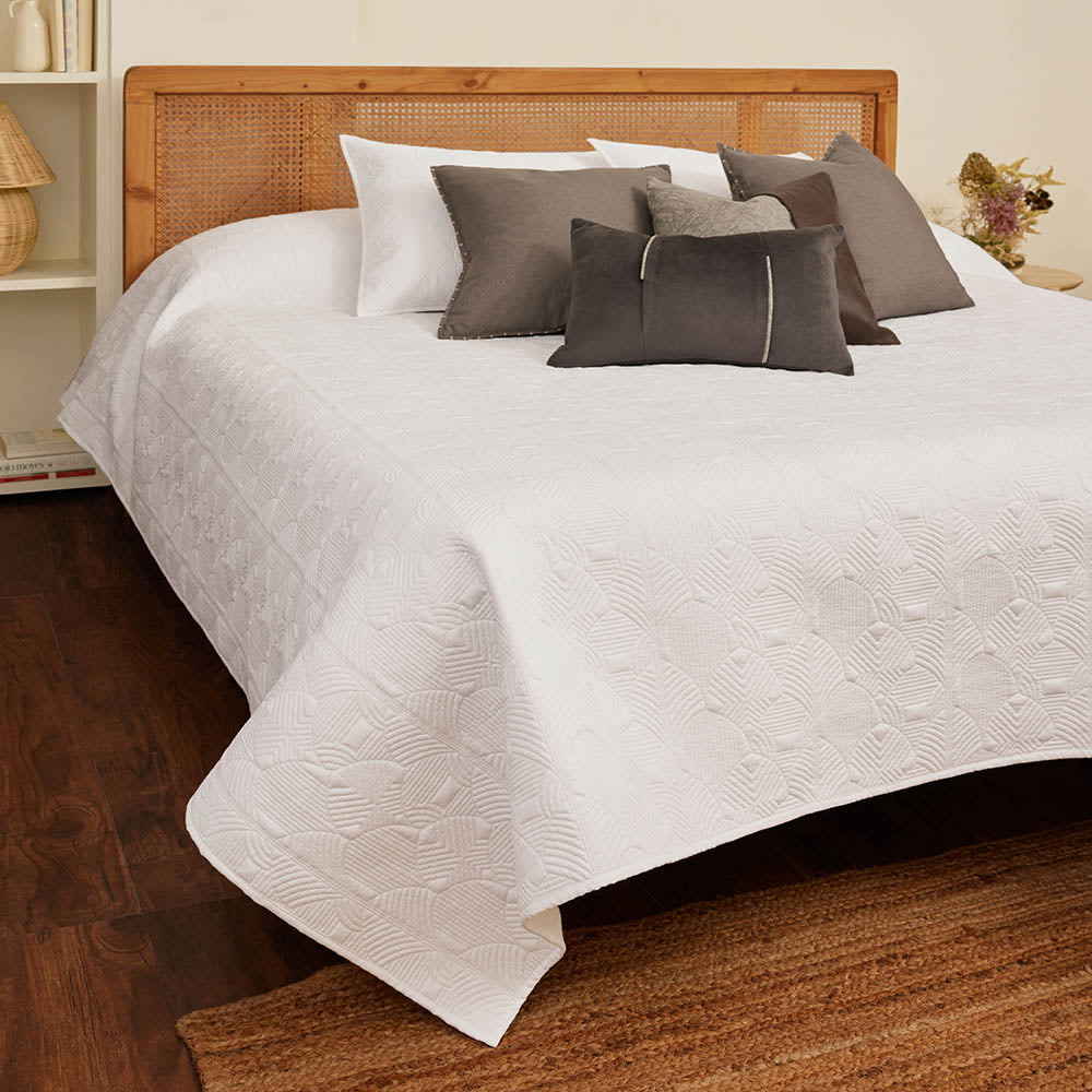 Alpine Dreamscape Quilted Cotton Bedspread