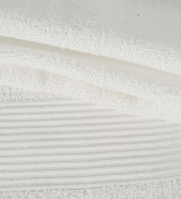 Plush White (Set of 3) Towels
